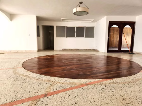 Property sale in Los Robles