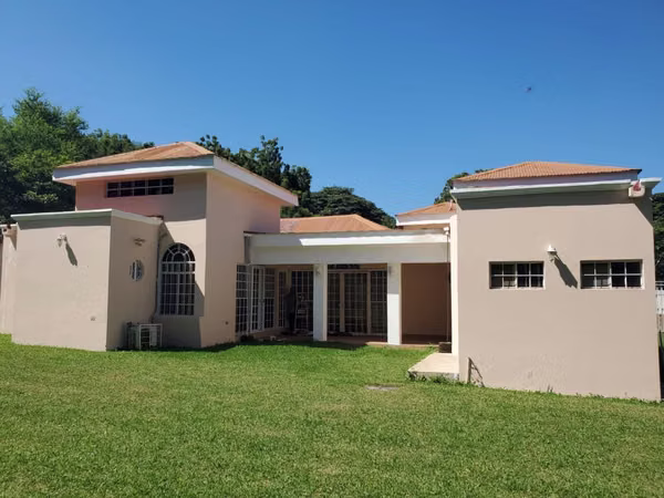 Sale of House in Old Road to Leon