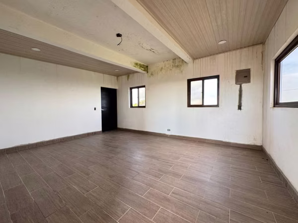 Sale of House in El Cruciero