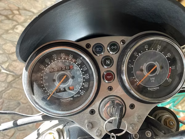 I sell nice bike Thiumph