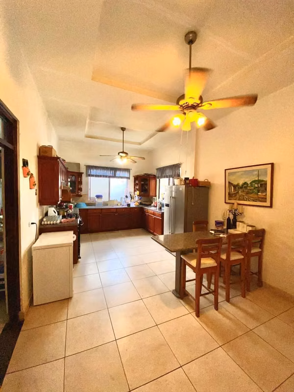 Sale of House in Las Colinas