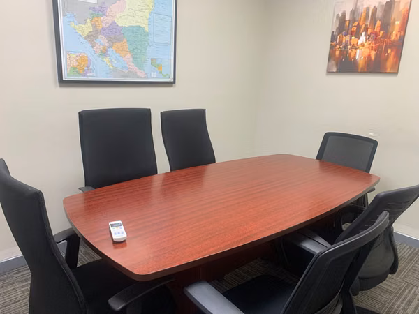 Alquiler de Oficinas (16mts ,25 mts, 33 mts, 15 mts)  en Centro Ejecutivo ubicado en Planes de Altamira