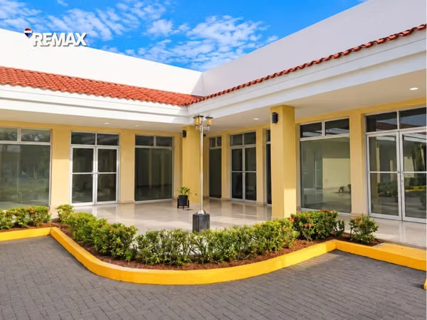 Commercial premises in Plaza Esquipulas