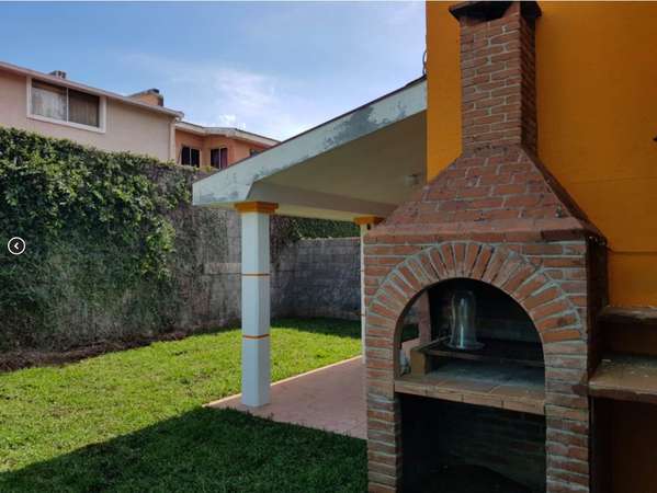 CASA EN VENTA EN SIERRAS DORADAS