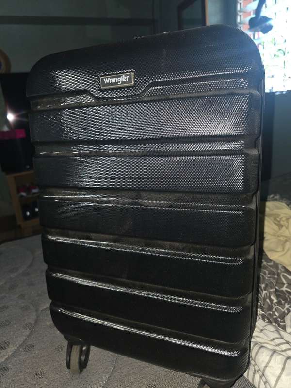 I sell Wrangler handbag, it was only used once.