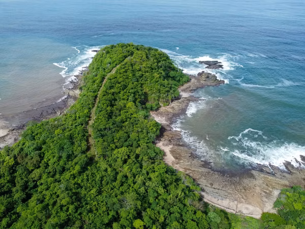 12 Acre Oceanfront Property - Prime Development Opportunity in San Juan del Sur, Nicaragua