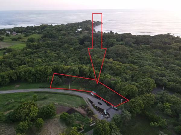 Titled Lot at Aposentillo, prime location