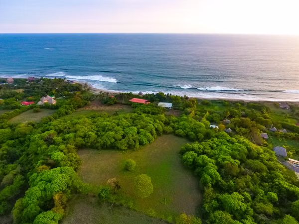 AL2294 Spectacular Hillside Ocean Views