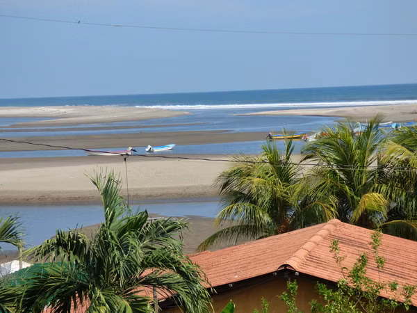 Estuary Beach Front Hotel