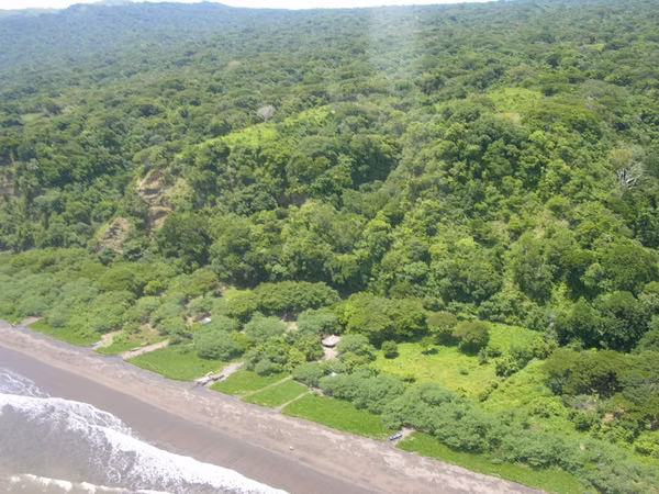 Al 2123 Expansive Beachfront in Cosiguina Nature Reserve