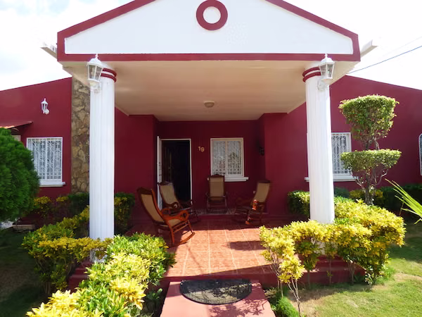 AL 1664 Double Lot Home in Altos de Veracruz