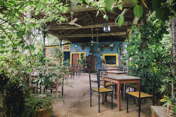 AL 1074 Ideal Live and Work Restaurant Location