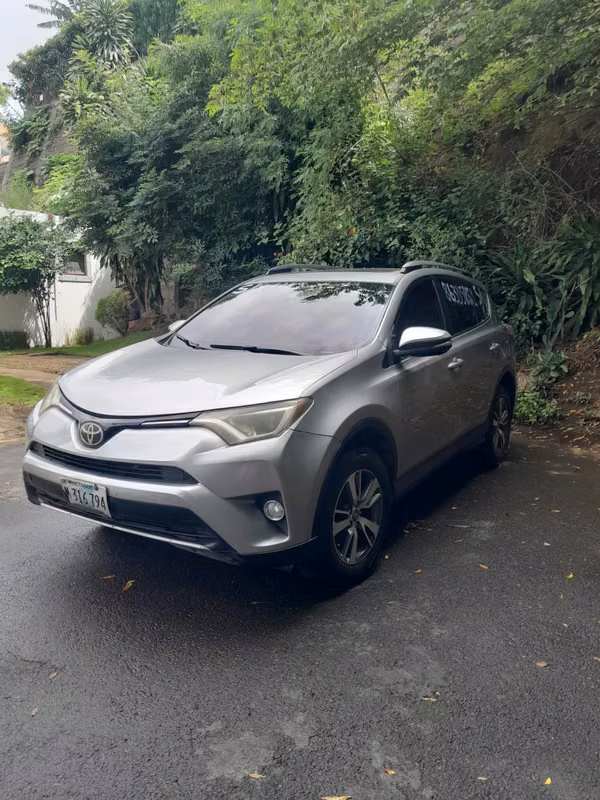 SELL SUV RAV4. TOYOTA.