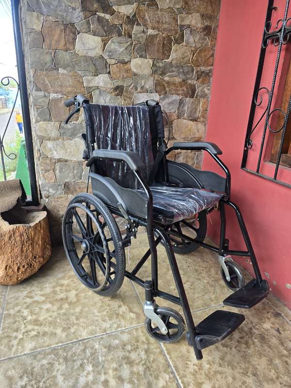 Folding wheel chair