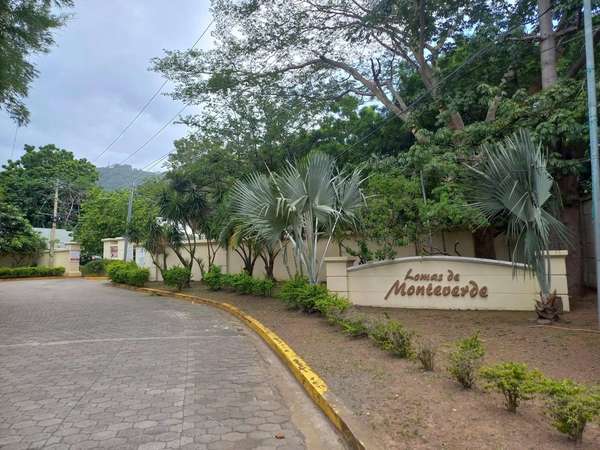 A H / Beautiful and Fresh House in Residential Lomas de MonteVerde km 13 Road to Masaya