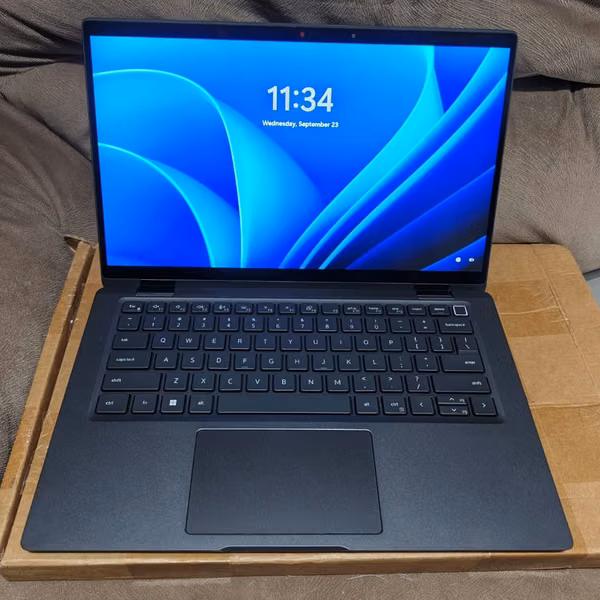Dell Latitude 7430 2-in-1 touchscreen! i5-1235U16GB 256GB Win 11! $400
