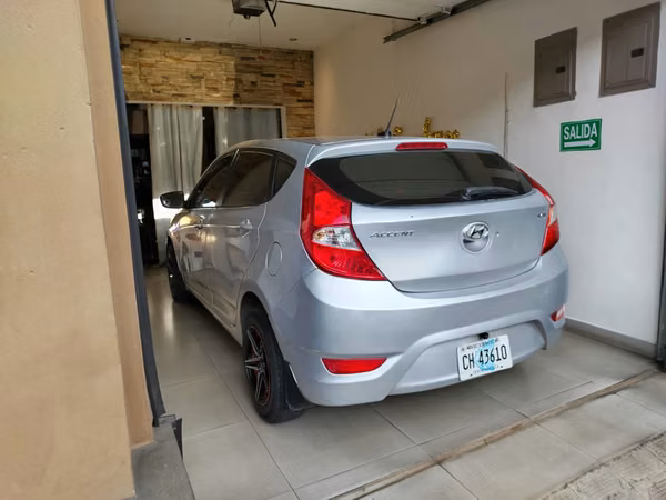 hyunai accent 