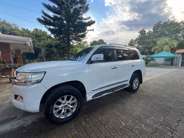Toyota Land Cruiser 2011