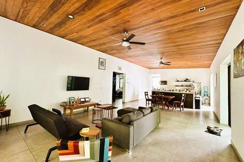AM - Se Vende Linda y Moderna Casa en Villa Fontana