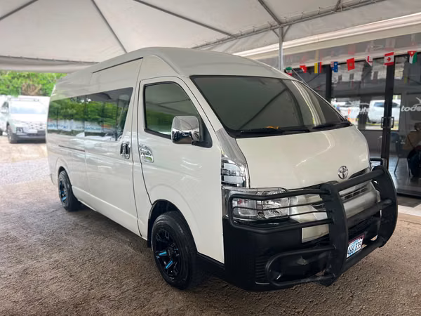 TOYOTA HIACE AÑO 2017