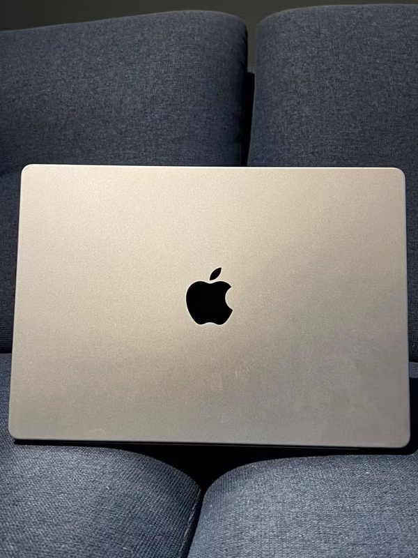 MacBook Pro 14 