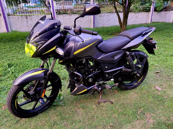 PULSAR NEON 150 2025