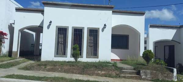 Se renta casa en Cumbres de Cedro Galan