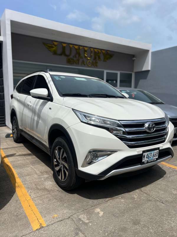 TOYOTA RUSH EN RENTA