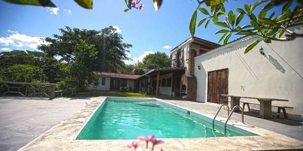 GG - ¡¡ Venta, casa con espectacular  vista panorámica en Carretera Sur!!