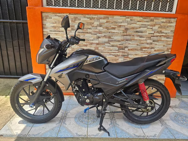 VENDO MOTO HONDA, MODELO CB 125 TWISTER, AÑO 2024, EXCELENTES CONDICIONES.