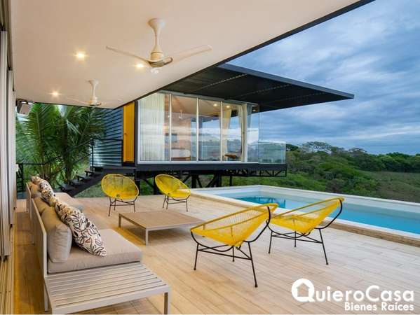 Estilo Minimalista, Vista Majestuosa y Piscina de Ensueño