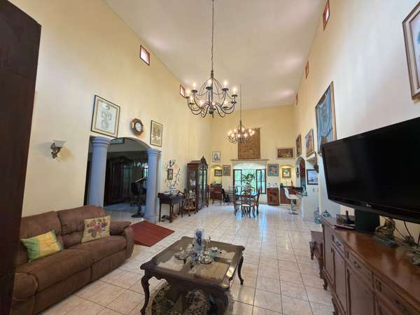 Se vende casa, dentro de residencial exclusivo en Diriamba, carazo. 