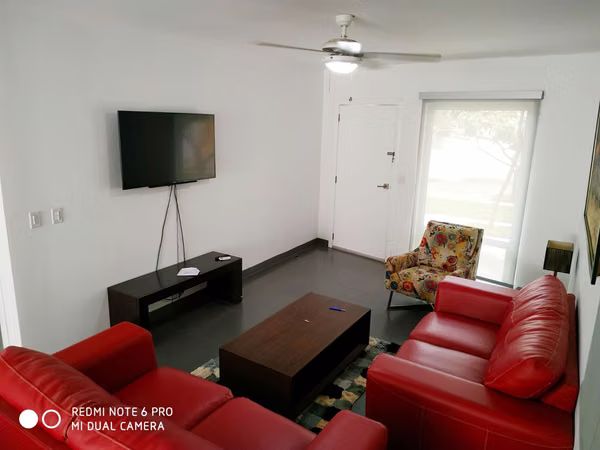 Alquilo moderno apartamento amueblado en Los Robles
