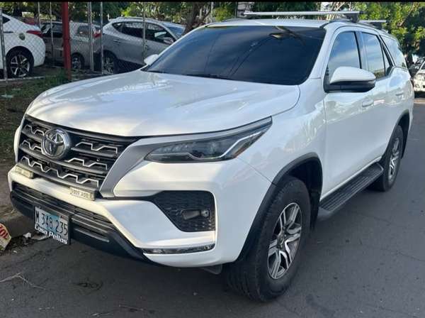 Toyota Fortuner  -  2022