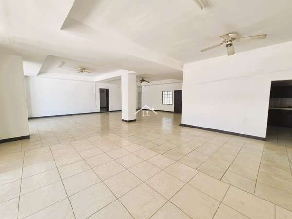 LL - Se Renta Propiedad Comercial en Bolonia