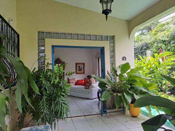 Venta de Hermosa Casa Esquinera en Km 11 carretera a Masaya!! MP