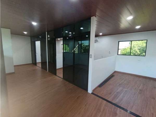 Reparto San Juan, Local Comercial en renta- LP