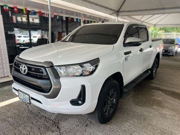 TOYOTA HILUX SR AÑO 2025