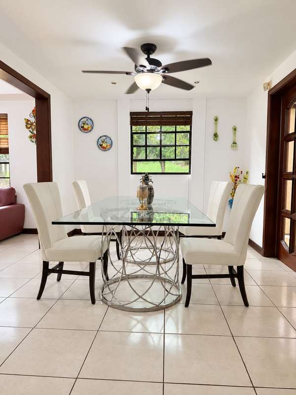 TP - CASA CON PISCINA EN ALTOS DE SANTO DOMINGO / U$290,000