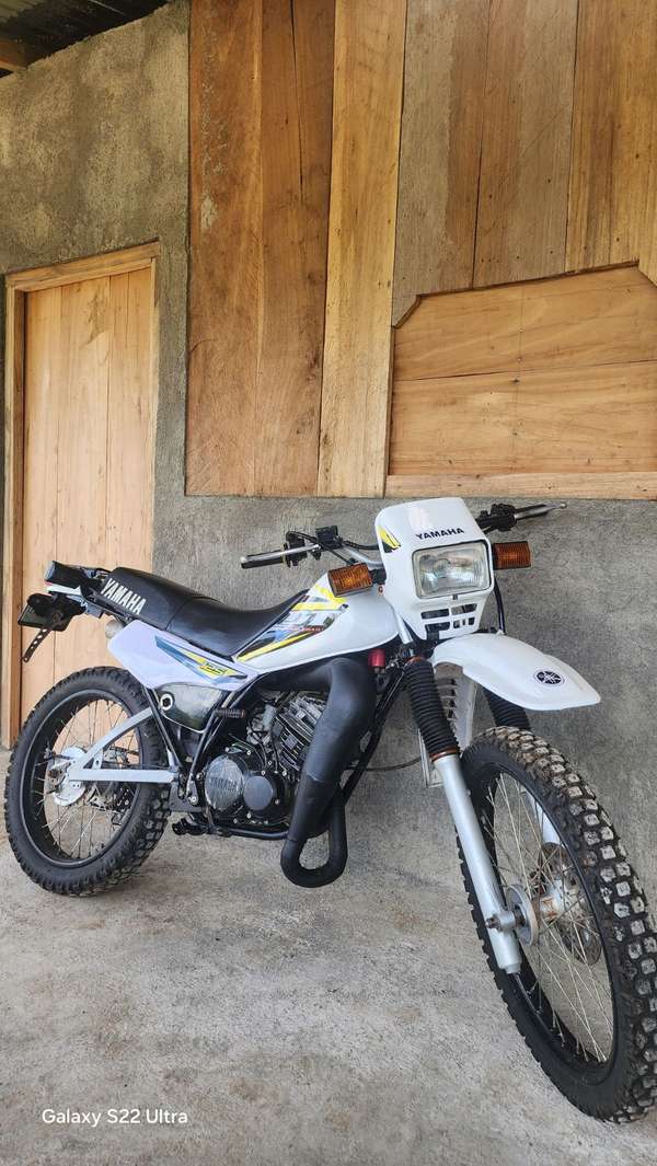 vendo linda DT 125 pasada a 175 con todo orijinal y funcional nitida ful sistem dactory 2