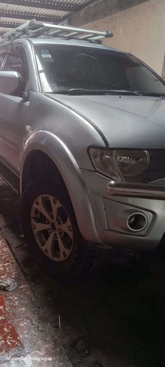 Se vende Mitsubishi L200 único dueño
