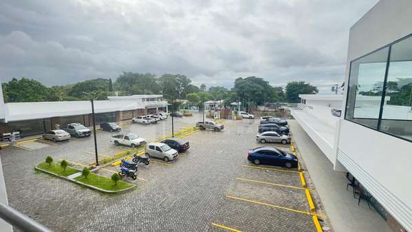 Commercial Unit for rent in Las Colinas