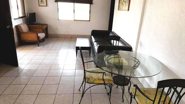 EM-Renta de apartamento amoblado en 1era entrada Las Colinas, en  2da planta