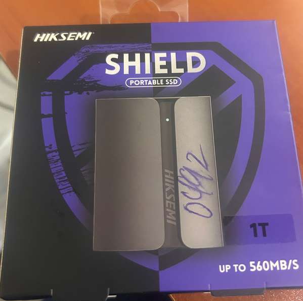 Vendo SSD Externo Portátil Hiksemi Shield de 1TB