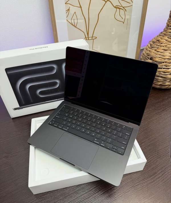 MacBook Pro M4