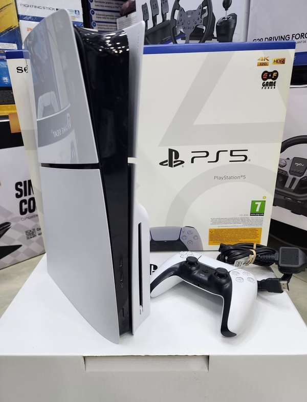 PlayStation 5 (PS5) Disc Edition
