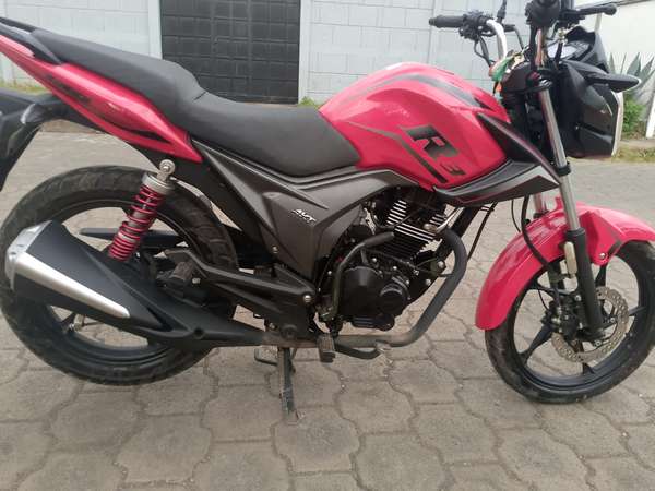 Vendo moto AKT Evo r3 año 2025 