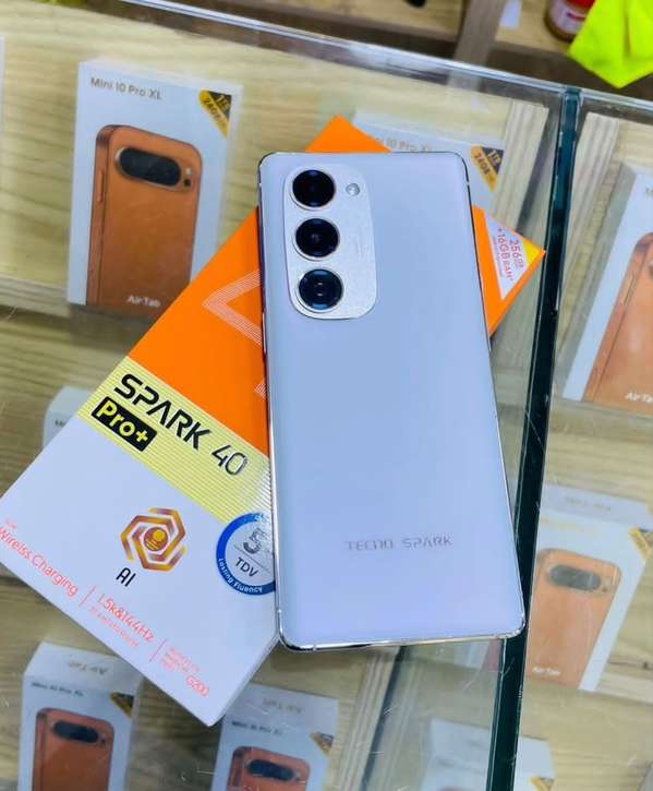 Tecno Spark 40 Pro+ (8 GB RAM | 256 GB) – ¡Nuevo y sellado! 