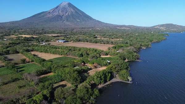 Lakeside Retreat & Multi-Unit Property