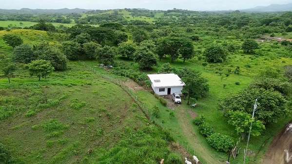 Peaceful Country Living on 2.5 Acres